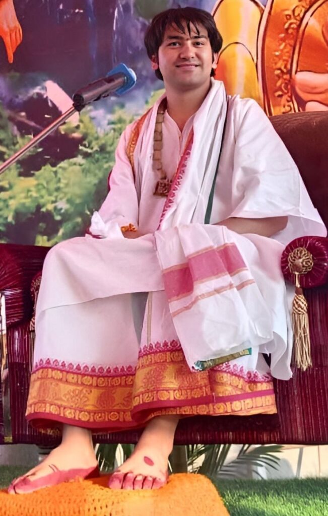 धीरेंद्र कृष्ण शास्त्री की प्रेरणादायक कथा वाचन सत्र